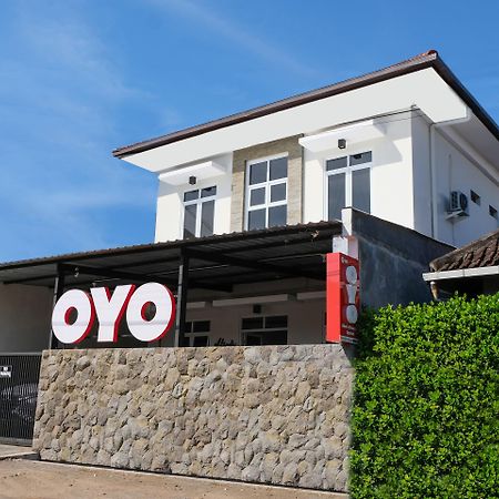 Super Oyo 995 Alice'S Homestay Syariah Jembel Extérieur photo