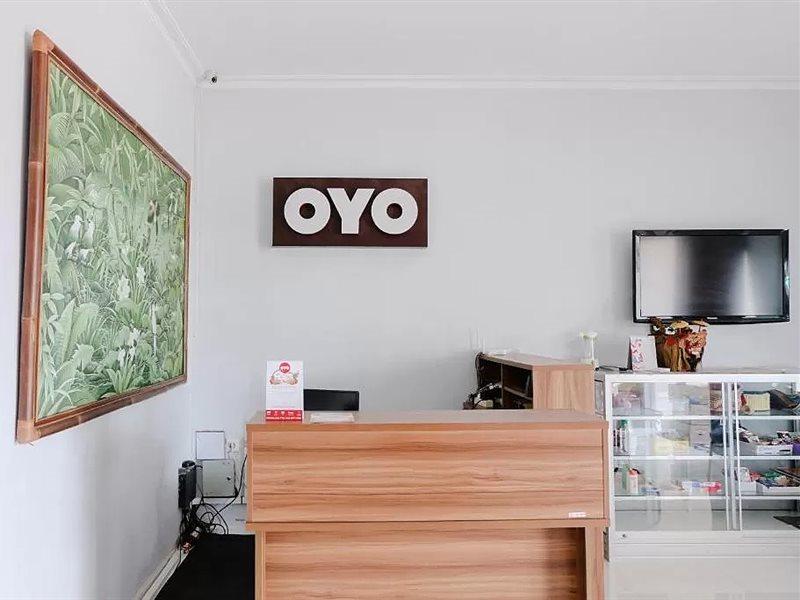 Super Oyo 995 Alice'S Homestay Syariah Jembel Extérieur photo