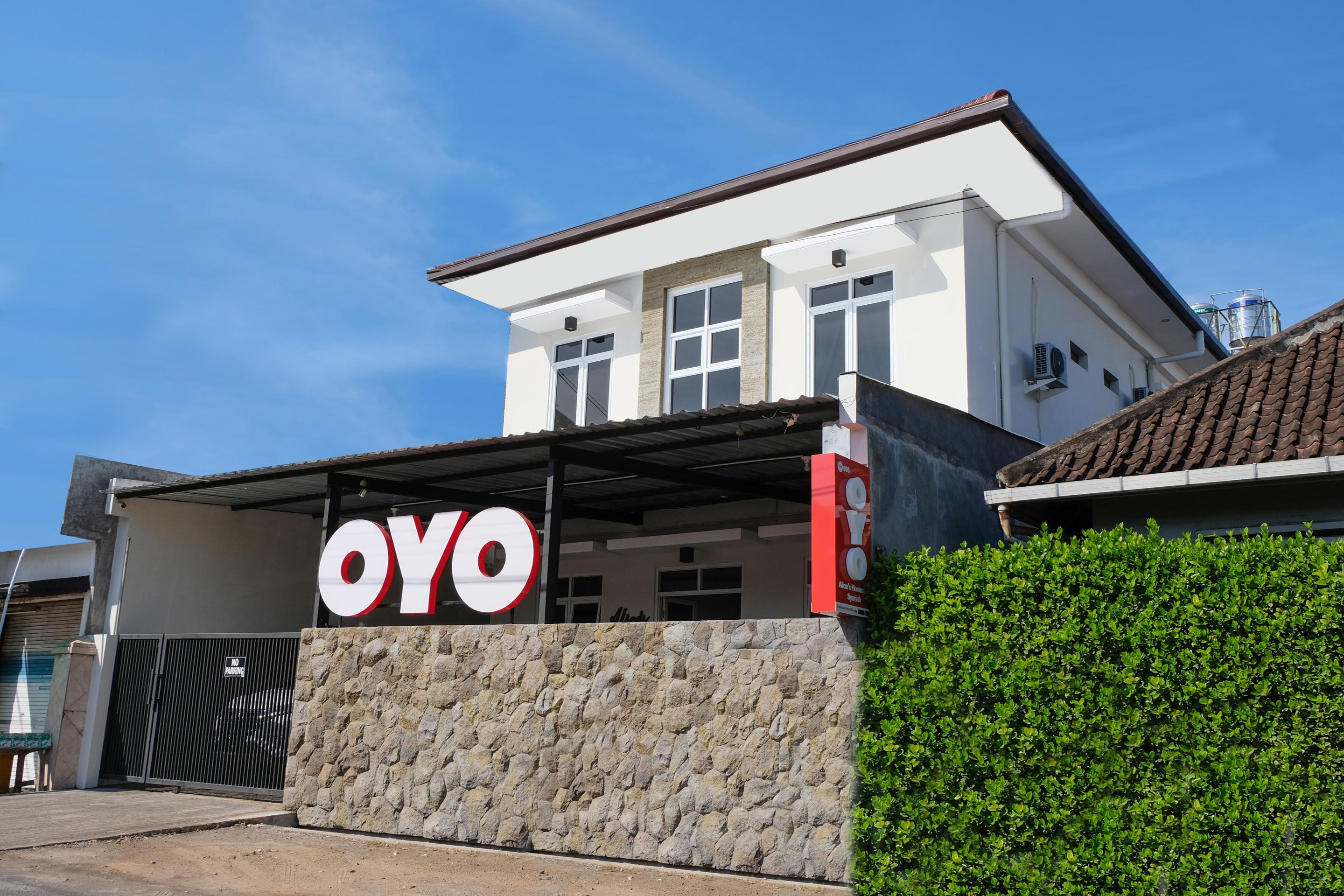 Super Oyo 995 Alice'S Homestay Syariah Jembel Extérieur photo